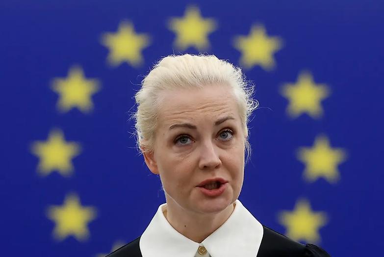 Russia, mandato di arresto per Yulia Navalnaya