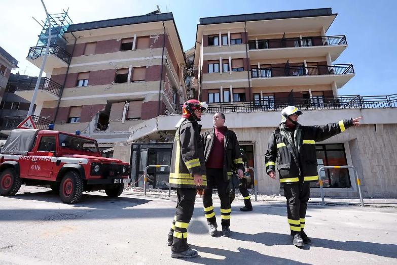 Terremoto a L&rsquo;Aquila, niente risarcimento per le famiglie delle vittime: &laquo;Comportamento incauto da parte loro&raquo;