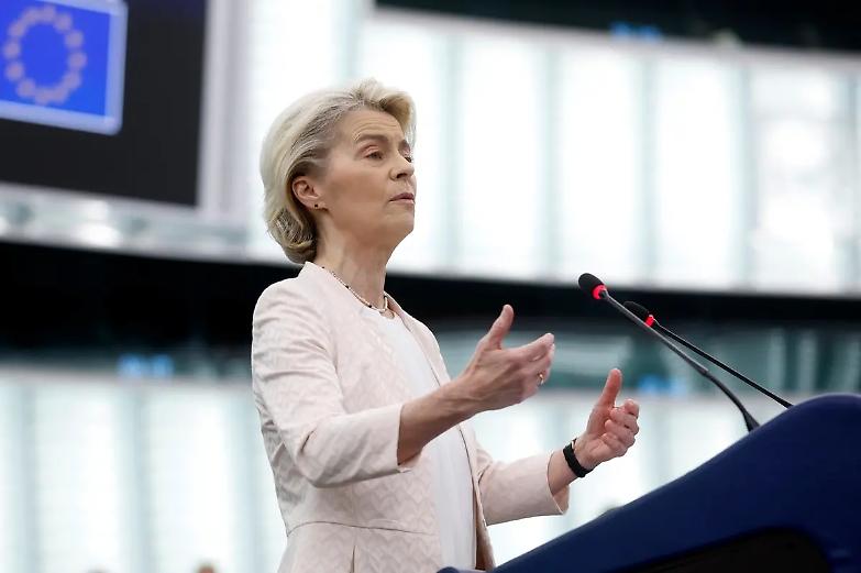 Von der Leyen: &ldquo;Sar&ograve; lo scudo per la democrazia Ue&rdquo;. Poi l&rsquo;attacco a Orban e Mosca