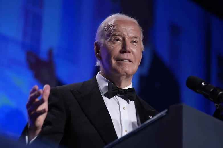 Biden rinuncia al bis: &ldquo;Mi ritiro dalla corsa per il bene del Paese&rdquo;