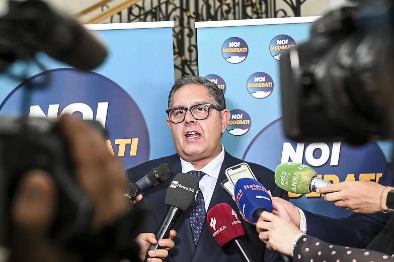 La sindrome di Stoccolma di una politica che si consegna (ancora) ai magistrati