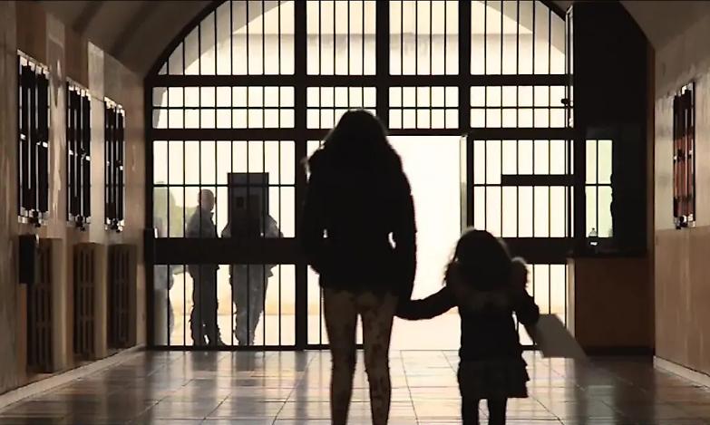 I bimbi e il diritto (negato) al legame affettivo con il genitore detenuto
