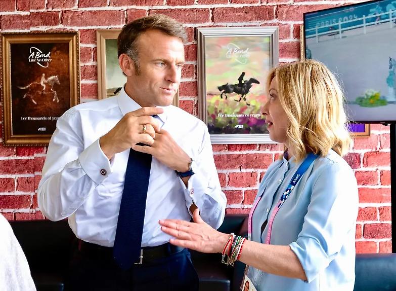 La geopolitica riavvicina Roma e Parigi. Tra Meloni e Macron adesso &egrave; disgelo