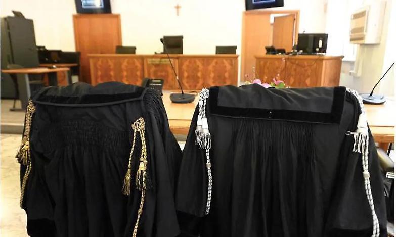 Pensa di essere difeso, ma l&rsquo;avvocato &egrave; stato radiato. E cos&igrave; viene condannato &ldquo;a sua insaputa&rdquo;