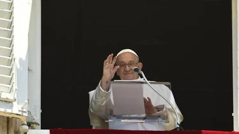 Papa Francesco ricorda Hiroshima e Nagasaki e dice: &laquo;Preghiamo per le vittime di tutte le guerre&raquo;
