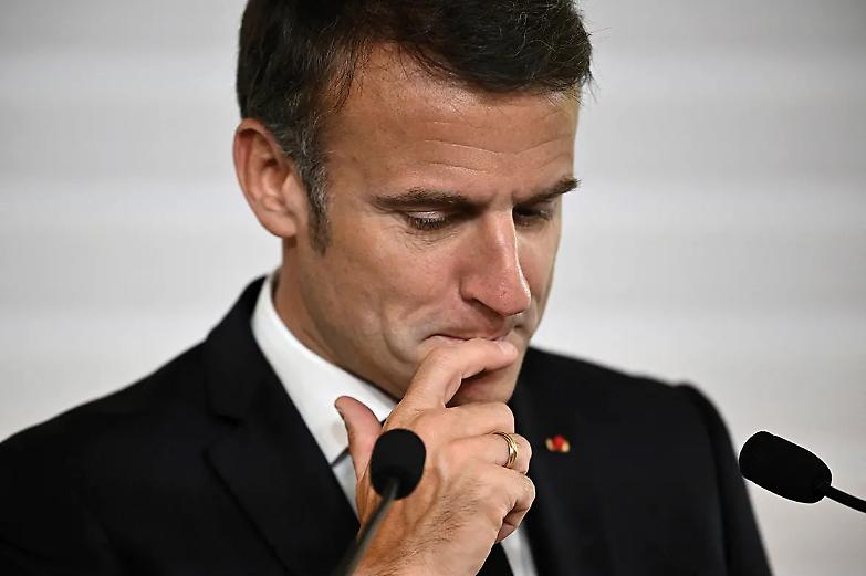 Macron esulta per il successo dei Giochi. Ma la parentesi dorata &egrave; finita...