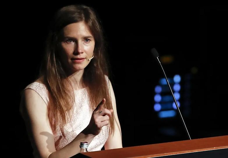Amanda Knox si scaglia contro la magistratura italiana: &laquo;Mi tortura da 17 anni&raquo;