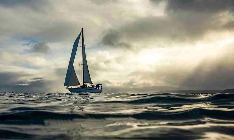 Barca a vela affonda a Palermo: 6 dispersi, salvate 15 persone