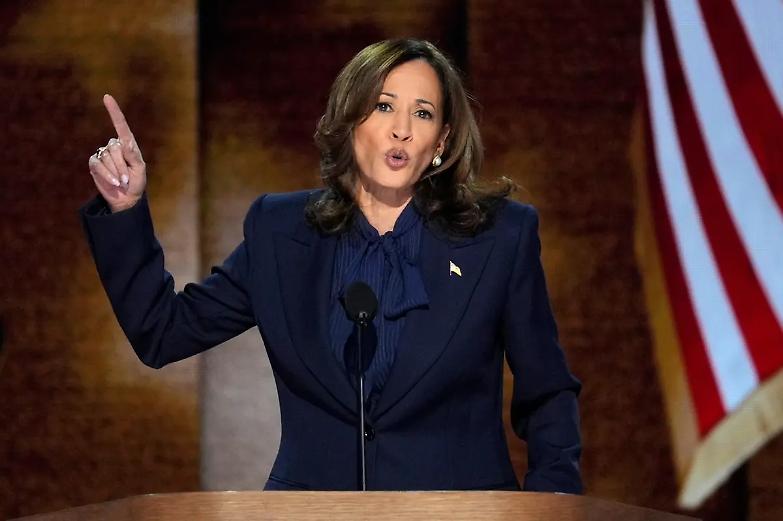 Kamala &egrave; pronta per la battaglia: &laquo;Trump vuole togliervi la libert&agrave;!&raquo;