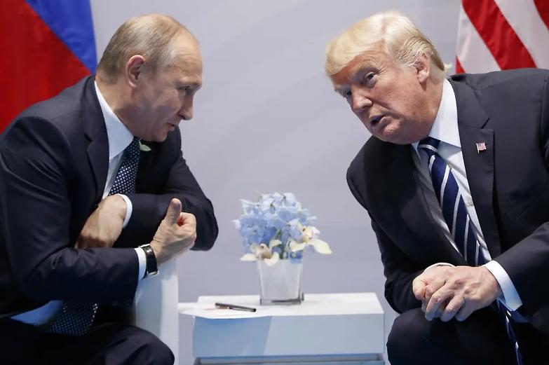 &laquo;Il tycoon Donald Trump subiva il potere ipnotico di Vladimir Putin&raquo;