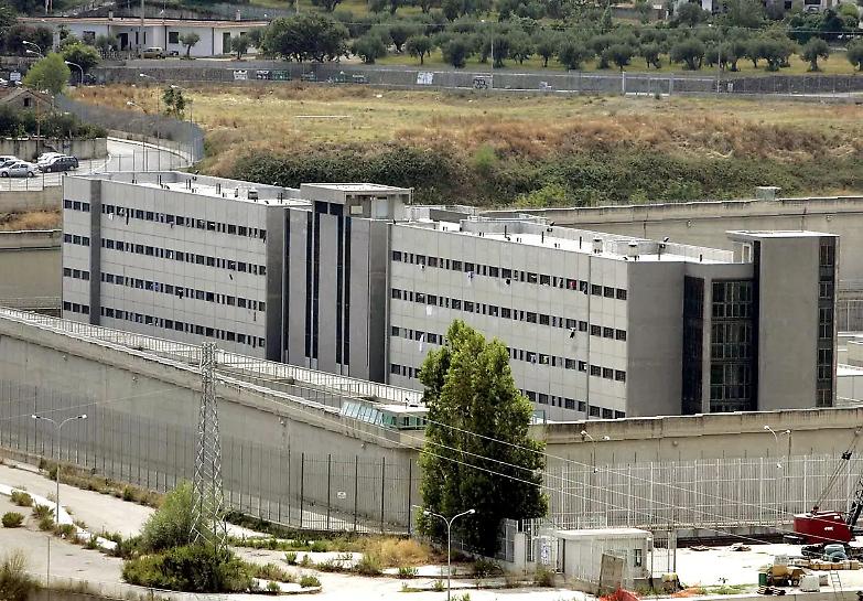 &laquo;Sono in sciopero della fame per essere curato altrimenti voglio morire&raquo;