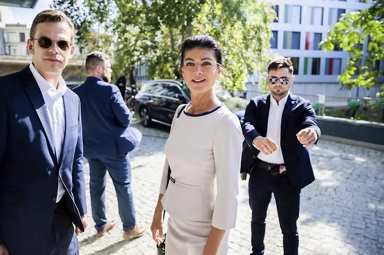 Sahra Wagenknecht, la &ldquo;rossobruna&rdquo; che ce l&rsquo;ha fatta