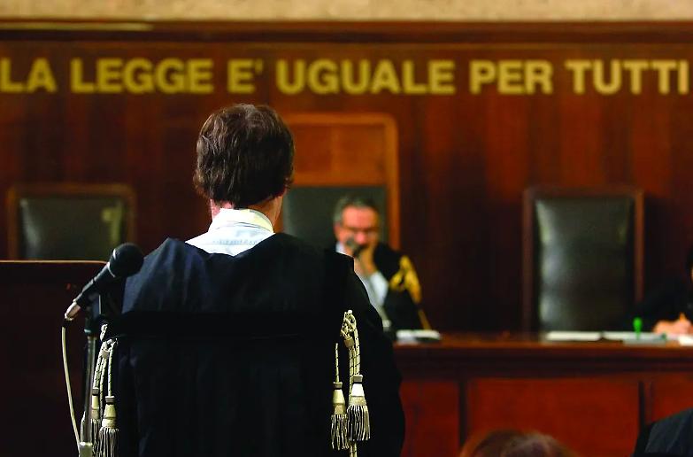 Avvocato osa criticare un gip, che lo querela (per ora a vuoto)