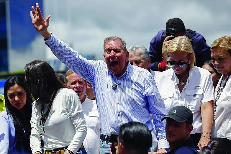 Venezuela, mandato d&rsquo;arresto per il leader dell&rsquo;opposizione