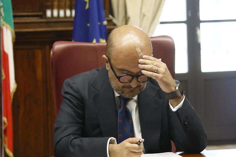 Sangiuliano, lettera di dimissioni irrevocabili a Meloni. Nominato Alessandro Giuli