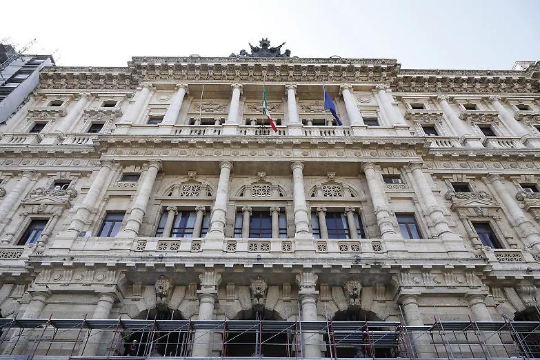 Patto di quota lite: la Cassazione annulla il compenso basato sull&rsquo;esito della causa