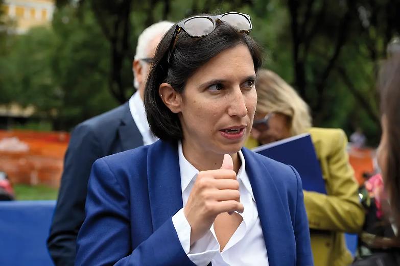 Pd diviso sulle armi contro la Russia. Il gruppo vota &ldquo;no&rdquo; ma in due divergono