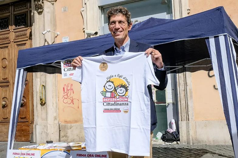 Referendum cittadinanza: raggiunto il mezzo milione di firme