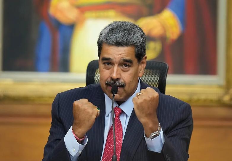 Mandati d&rsquo;arresto incrociati tra Milei e Maduro: la sfida dei capi di Stato