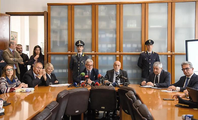 Un &ldquo;commissario&rdquo; per Inter e Milan? Fallimento sicuro...