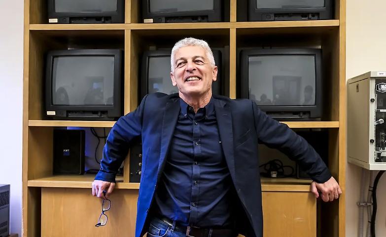 L&rsquo;incorreggibile Nicola Morra, dal bollino blu per gli avvocati ai candidati malati