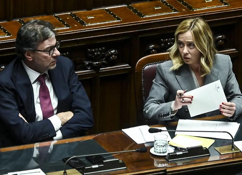 Giorgetti tira in ballo la casa, Meloni: &laquo;Mai nuove tasse&raquo;