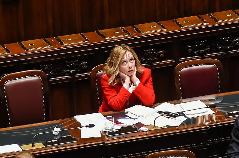 Meloni furiosa: &laquo;Vergogna&raquo;. Guerra totale tra magistrati e governo