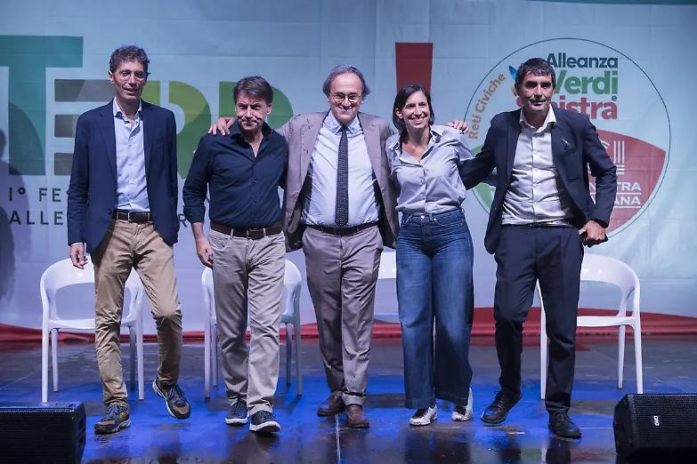 Se a sinistra si alza il coro &laquo;Meloni riferisca&raquo;