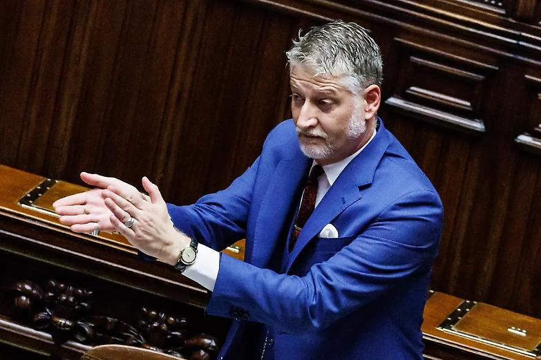 La notte dei Lunghi Fratelli: FdI ribolle, Giorgia corre ai ripari