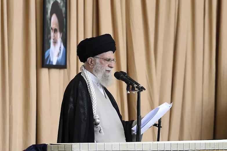 Khamenei: &laquo;Non ingigantire n&eacute; sminuire attacco israeliano&raquo;