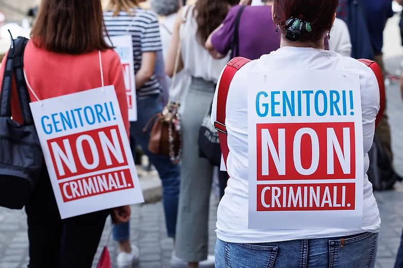 Surrogata, ecco perch&eacute; il &ldquo;reato universale&rdquo; &egrave; una legge-manifesto di cui non c&rsquo;era bisogno