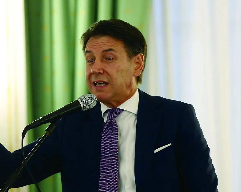 Conte insiste: &laquo;Mai alleanze con Renzi, noi coerenti&raquo;