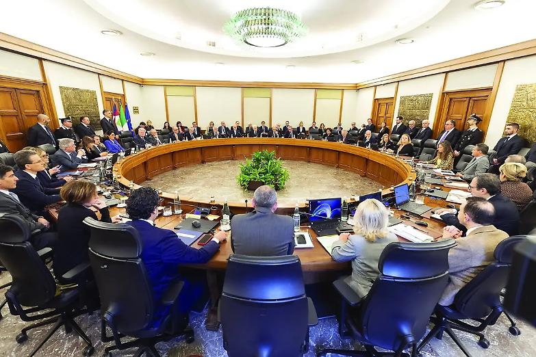 Correnti al potere, cos&igrave; una minoranza decide le carriere