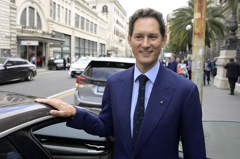 Stellantis, Elkann snobba le Camere e i partiti fanno &ldquo;dissing&rdquo;