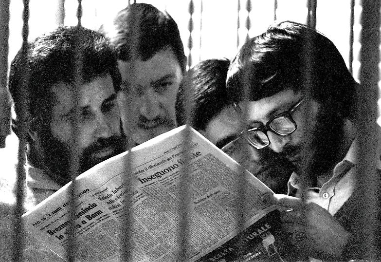 &laquo;Sgominiamo le Br!&raquo;. Tre ottantenni alla sbarra e il mistero riesumato della cascina Spiotta