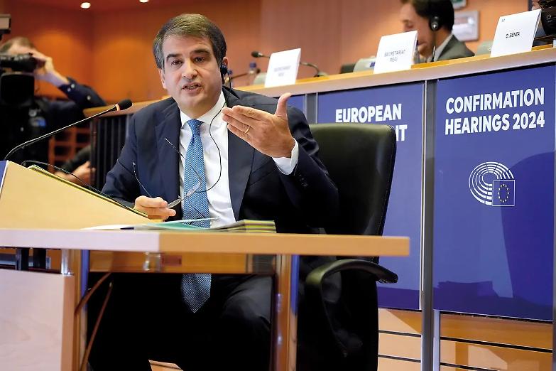 Veti incrociati in Ue, Ppe e Socialisti si azzuffano per Fitto