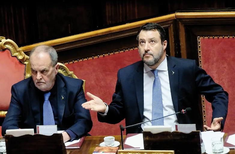 Autonomia, la Lega si finge contenta e a Salvini va bene cos&igrave;