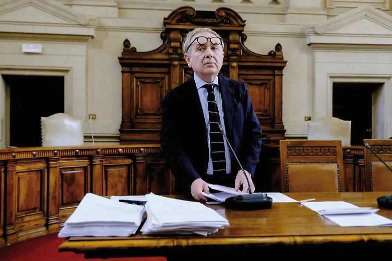 &laquo;L&rsquo;aria &egrave; pesante&raquo;, l&rsquo;affondo dei magistrati riuniti per la prima volta dal caso Albania