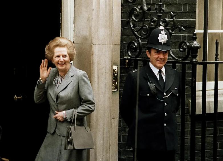 L&rsquo;Italia di Meloni mette al bando la surrogata, a Londra &egrave; legale dall&rsquo;85. E c&rsquo;era Thatcher...