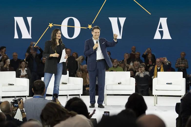 La rivoluzione 5Stelle archivia Grillo. Conte: &ldquo;Il fuoco &egrave; vivo&rdquo;