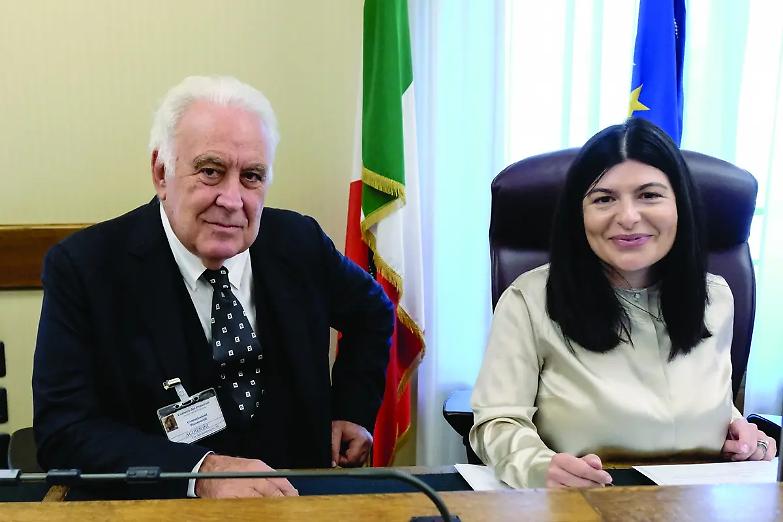 Santoro sfida Scarpinato: &laquo;La mafia non &egrave; una banda di killer al servizio dello Stato...&raquo;