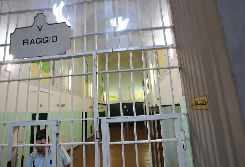 Suicidi dei detenuti: i dati non tornano perch&eacute; &ldquo;si muore di carcere&rdquo;