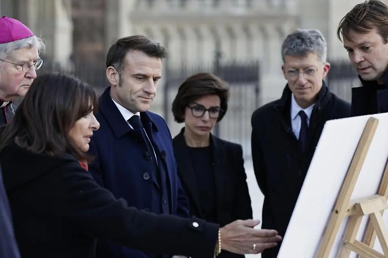 Parigi blindata per la riapertura di Notre-Dame: &ldquo;Possibile incontro Trump-Zelensky&rdquo;