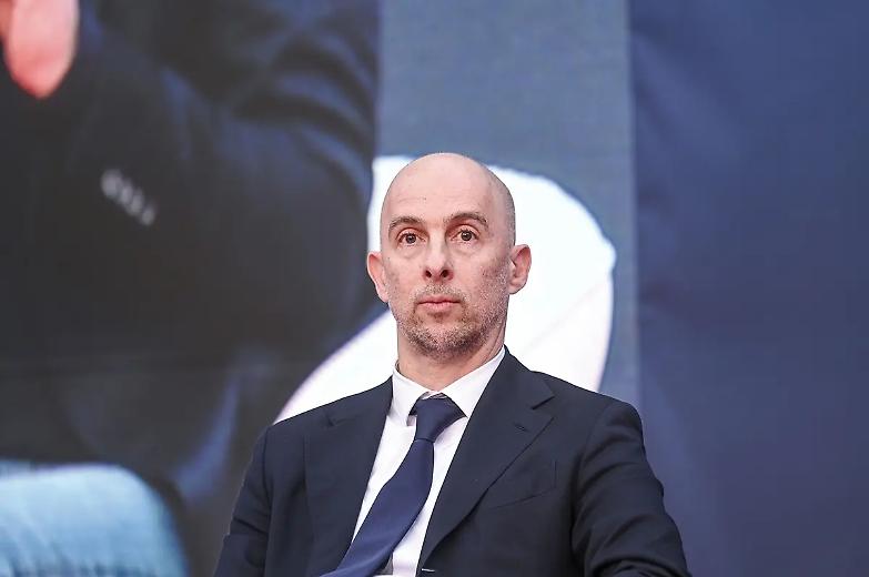 &laquo;Libera i giudici&raquo;, &laquo;no, li mortifica&raquo;. Carriere separate, lo scontro in Aula