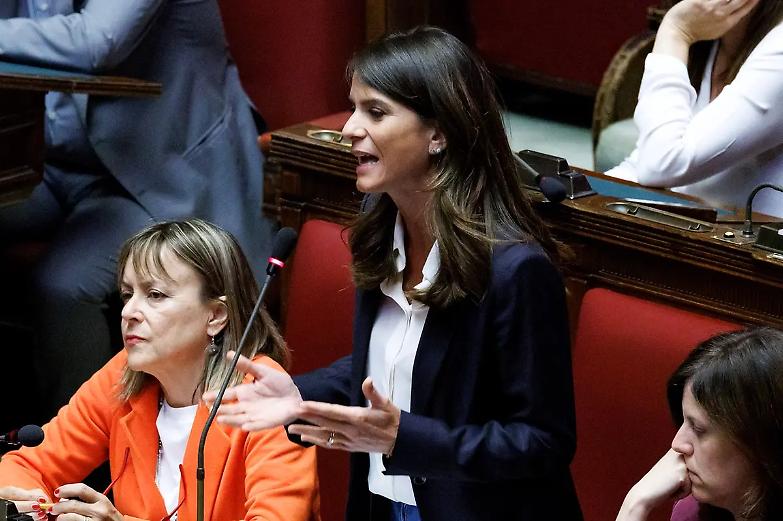 Di Biase (Pd): &laquo;Quel calendario della polizia penitenziaria &egrave; uno schiaffo alla Costituzione&raquo;