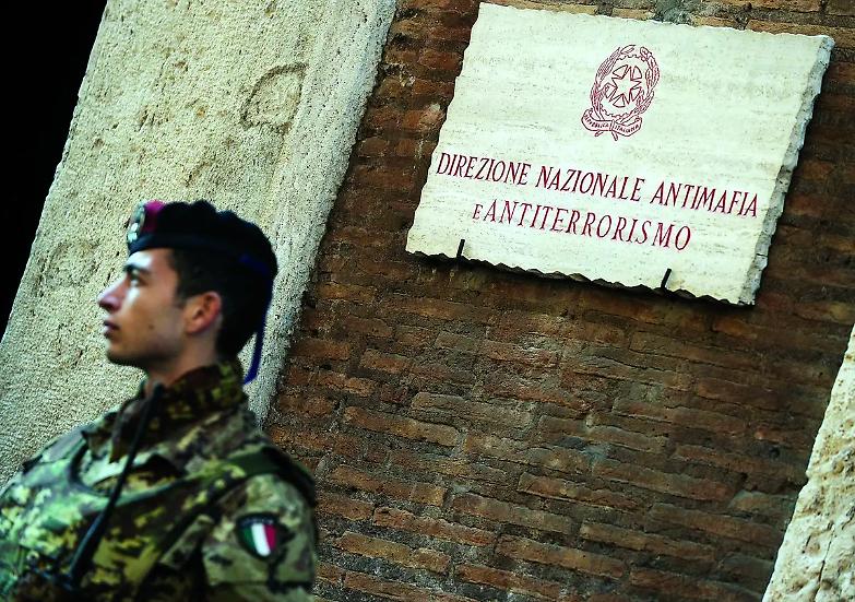 Nuovi posti in Dna, tutto rinviato: gli esclusi gi&agrave; promettono battaglia