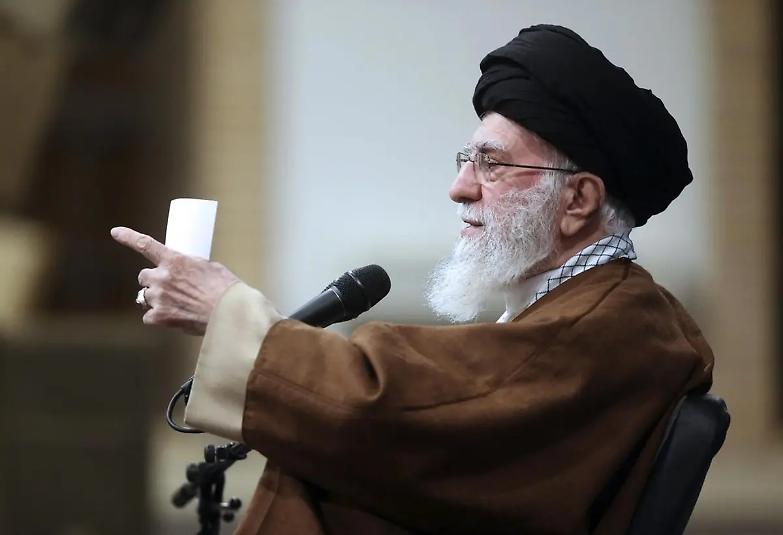 &Egrave; giusto dare voce ai regimi tirannici? Il caso Khamenei