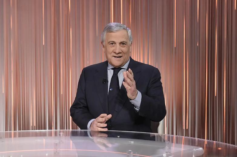 &laquo;Giustizia, la madre di tutte le riforme&raquo;. Tajani parla i suoi e rilancia la sfida al centro