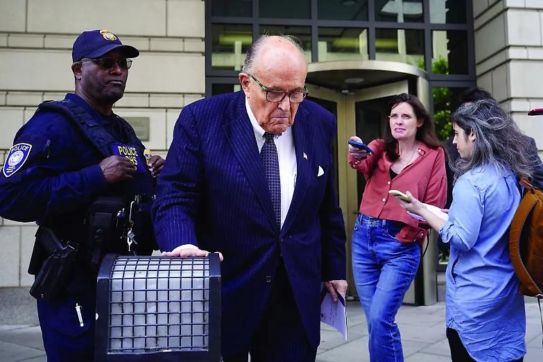 New York, mandato di comparizione per l&rsquo;ex sindaco Rudy Giuliani