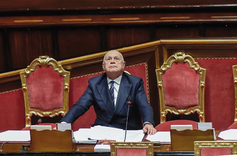 Carriere separate, battaglia tra Csm e maggioranza